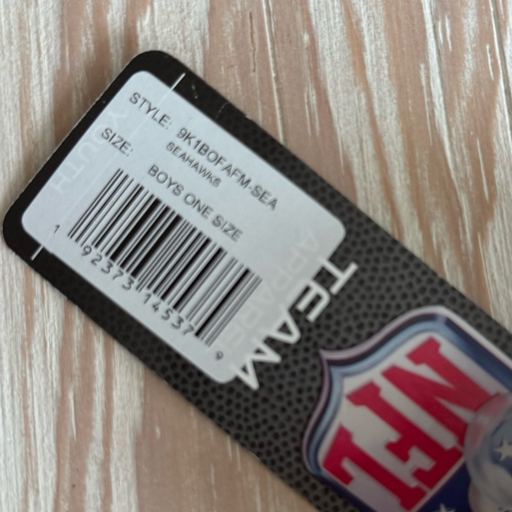 Official NFL Seattle Seahawks|Youth logo beanie with braided tassels•••NWT - Picture 4 of 7